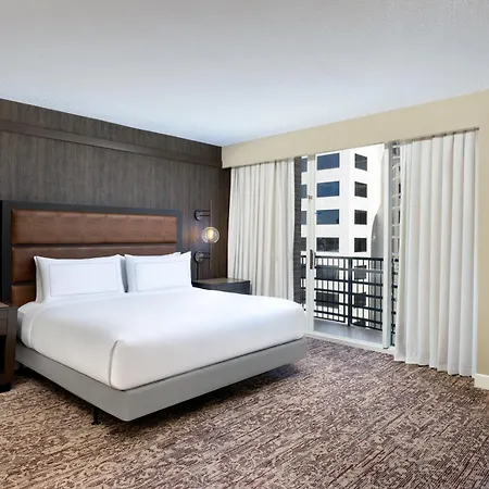 Doubletree Suites By Hilton Austin Downtown Capitol Exterior photo
