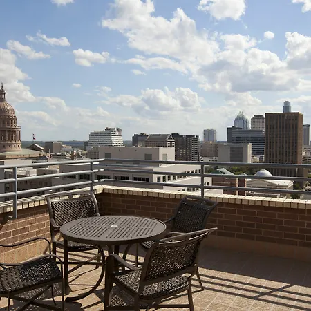 Doubletree Suites By Hilton Austin Downtown Capitol 