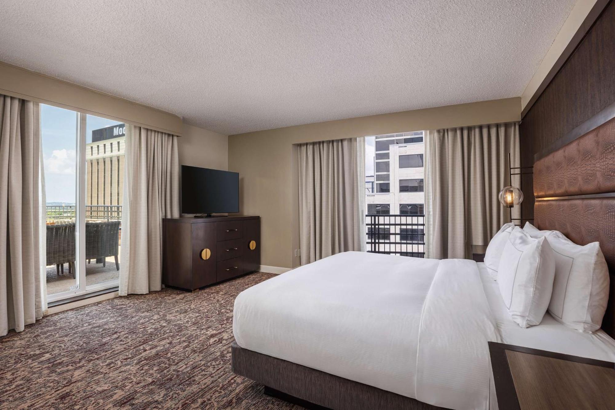 Doubletree By Hilton Downtown Capitol Hotel Austin
